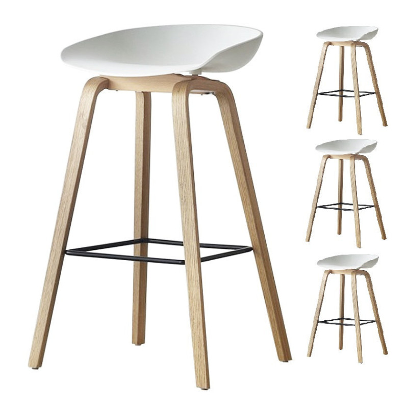 Lot de 4 tabourets scandinaves blancs et pieds en bois naturel - Hauteur 66cm