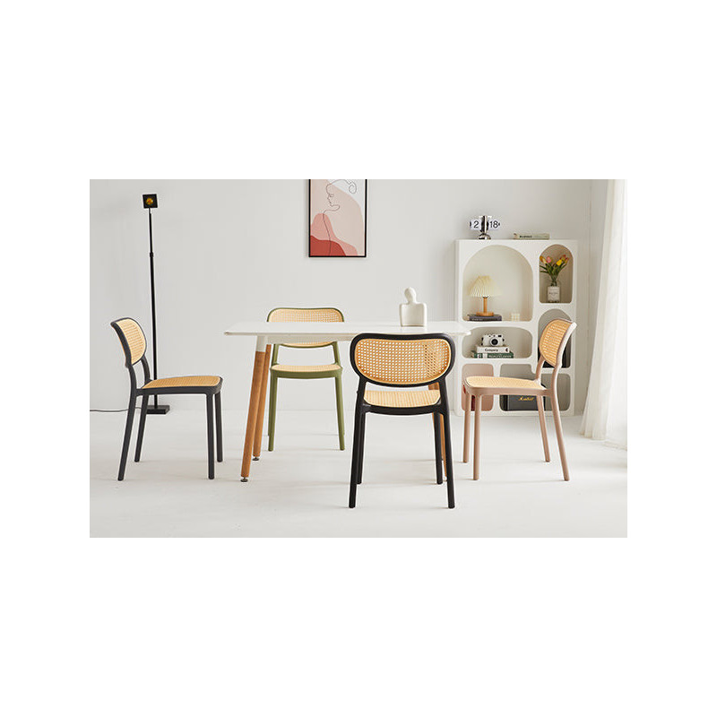 Chaise de salle à manger noire style vintage