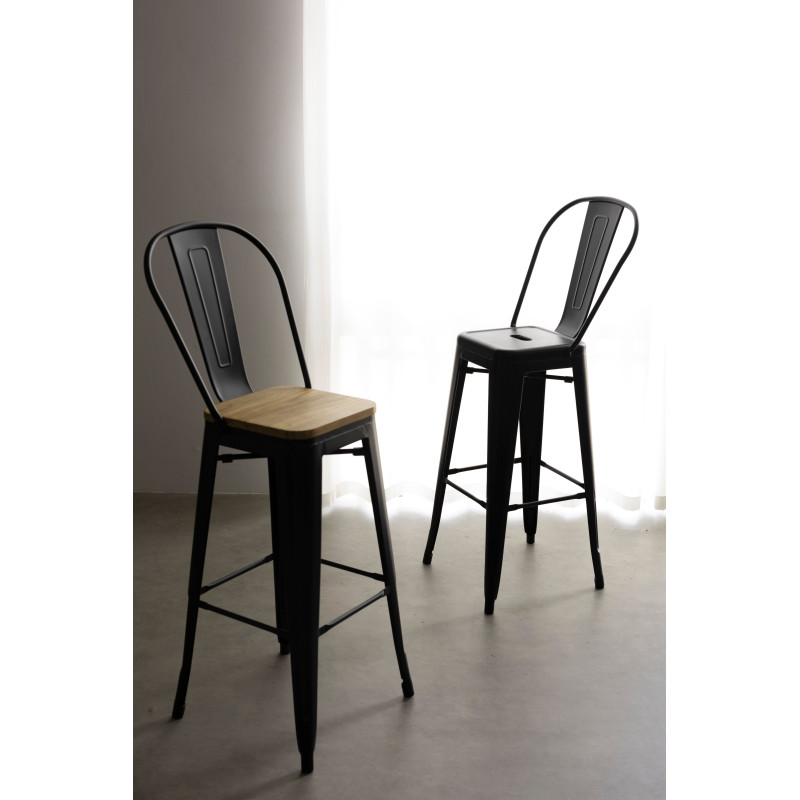 Tabouret de bar en métal noir mat style industriel avec dossier haut et assise en bois clair - Hauteur 76 cm