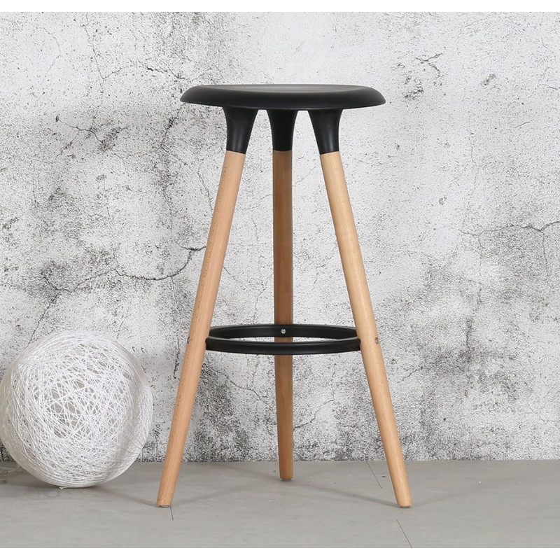 Tabouret Noir Style scandinave Oslo avec Coque en résine Noire et Pieds en Bois Naturel