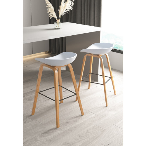 Tabouret scandinave blanc en résine et pieds en bois naturel - Hauteur 76 cm