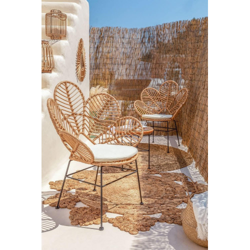 Fauteuil confortable aspect rotin naturel
