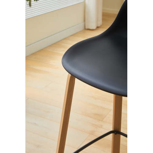 Lot de 2 tabourets de bar noirs style scandinave avec pieds effet bois en métal - Hauteur 66cm
