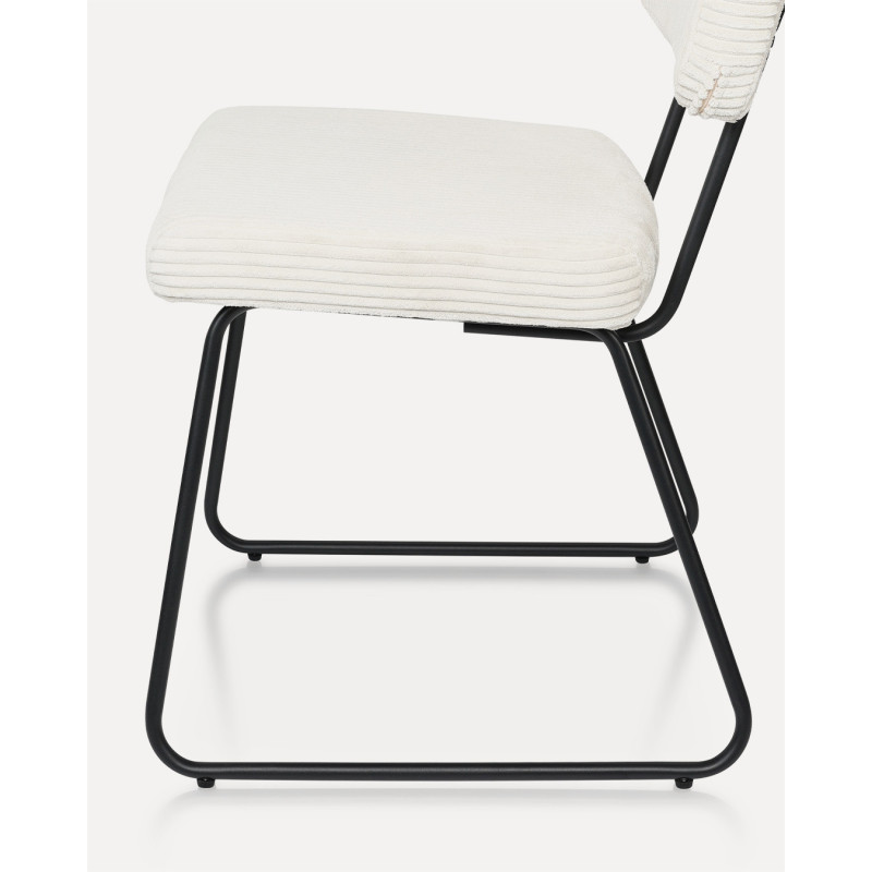 KOSMI - Lot de 2 chaises MATYS beige en velours côtelé – pieds métal noir