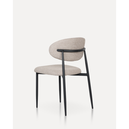 Chaise design avec pieds en métal noir et assise rembourrée en tissu brun café