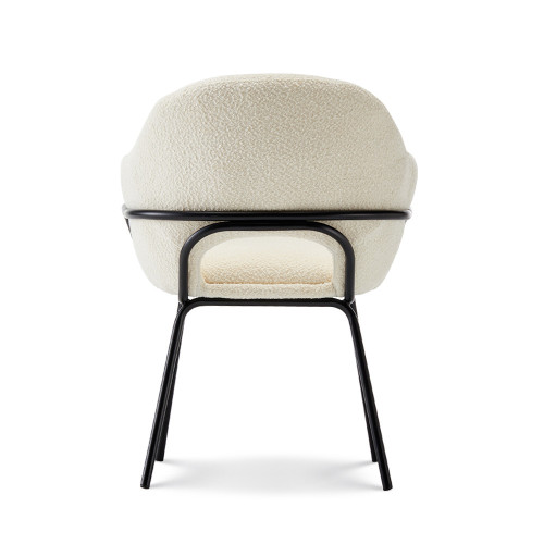 KOSMI - Chaise en tissu beige ANDREA aspect bouclette et accoudoirs