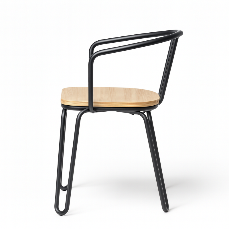 Chaise en métal noir mat, bois clair – pieds épingle et dossier ajouré - Style industriel