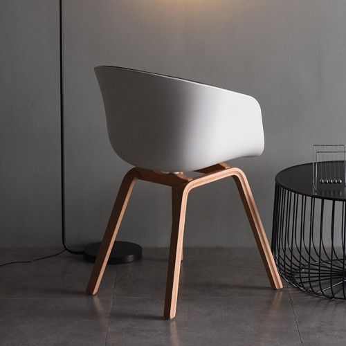 Chaise scandinave confortable - Coque en résine blanche revêtue d'un tissu moelleux bleu et des pieds bois