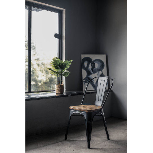 Chaise en métal noir mat avec assise en bois clair - Style industriel