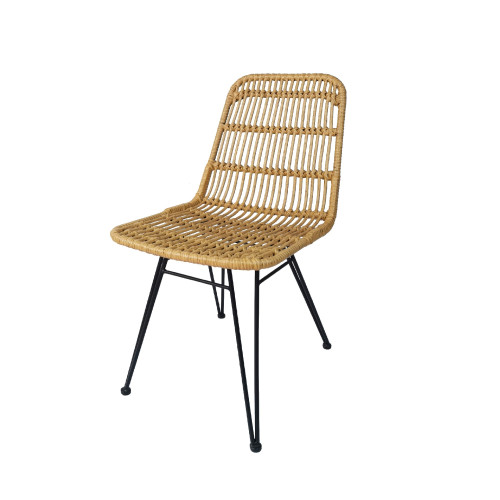 Chaise style nature aspect rotin en résine tressée et pieds en métal noir