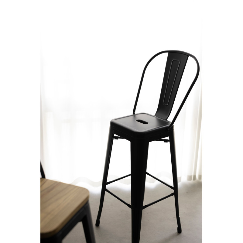 Tabouret de bar en métal noir mat style industriel - Avec dossier haut - Hauteur 66cm