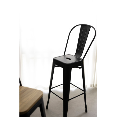 Tabouret de bar en métal noir mat style industriel - Avec dossier haut - Hauteur 66cm