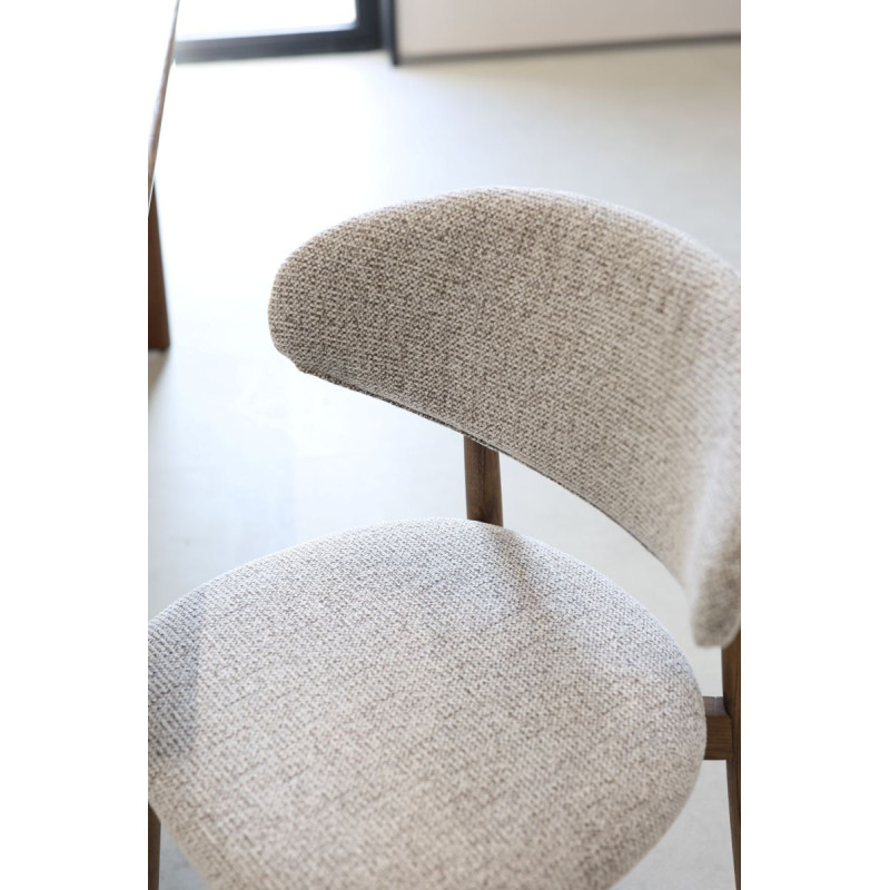 Chaises Skandi en bois massif aspect noyer et assise en tissu chiné