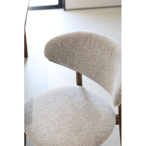 Chaises Skandi en bois massif aspect noyer et assise en tissu chiné