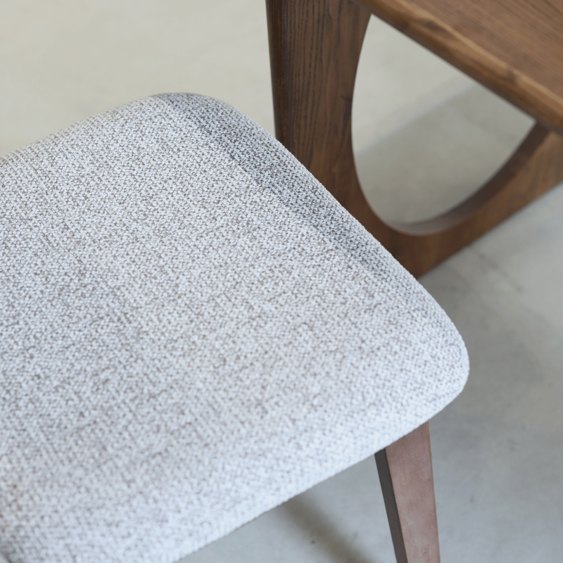 LINA - Lot de 2 chaises bois aspect noyer et tissu chiné | KOSMI