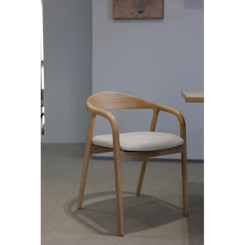KOSMI - Chaise Salle à Manger Bois de Frêne et Tissu avec Accoudoirs