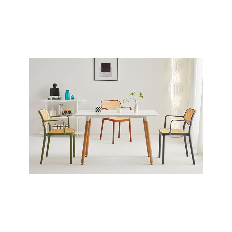 Chaise de salle à manger blanche style vintage avec accoudoirs