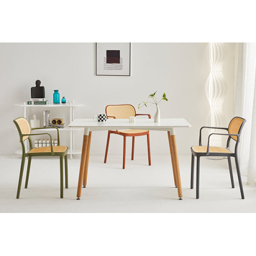 Chaise de salle à manger blanche style vintage avec accoudoirs