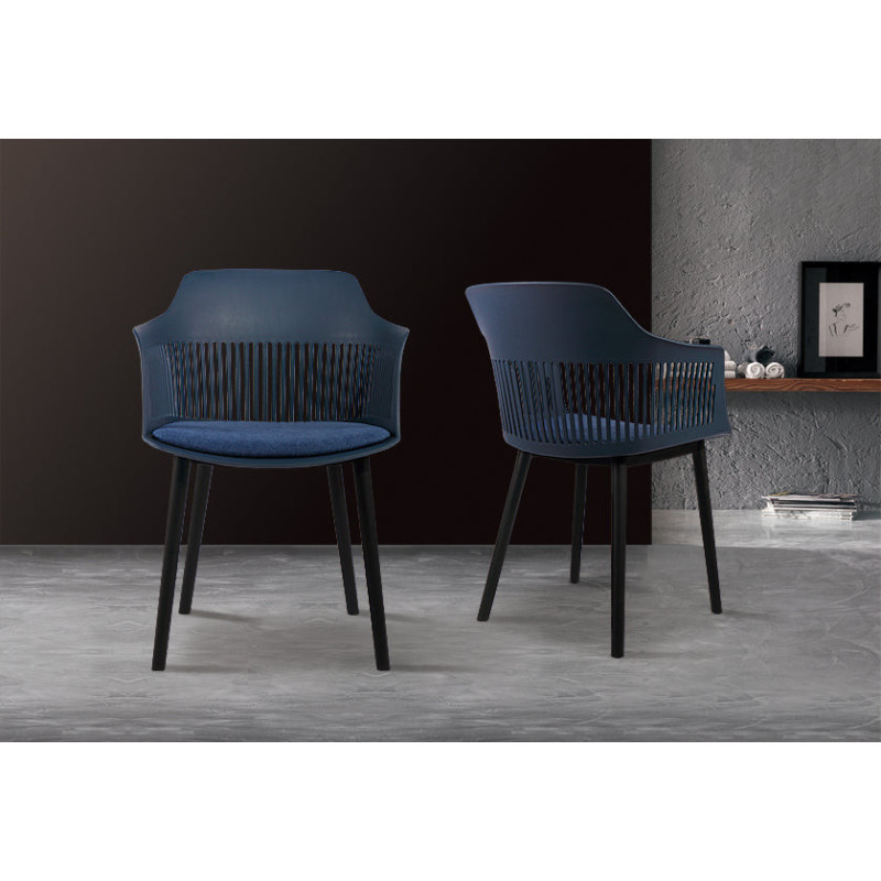 Lot de 4 chaises modernes en résine bleu et pieds design noirs