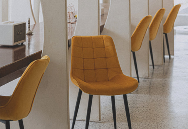 Chaise Moderne en Tissu Velours Couleur Moutarde avec Pieds en Métal