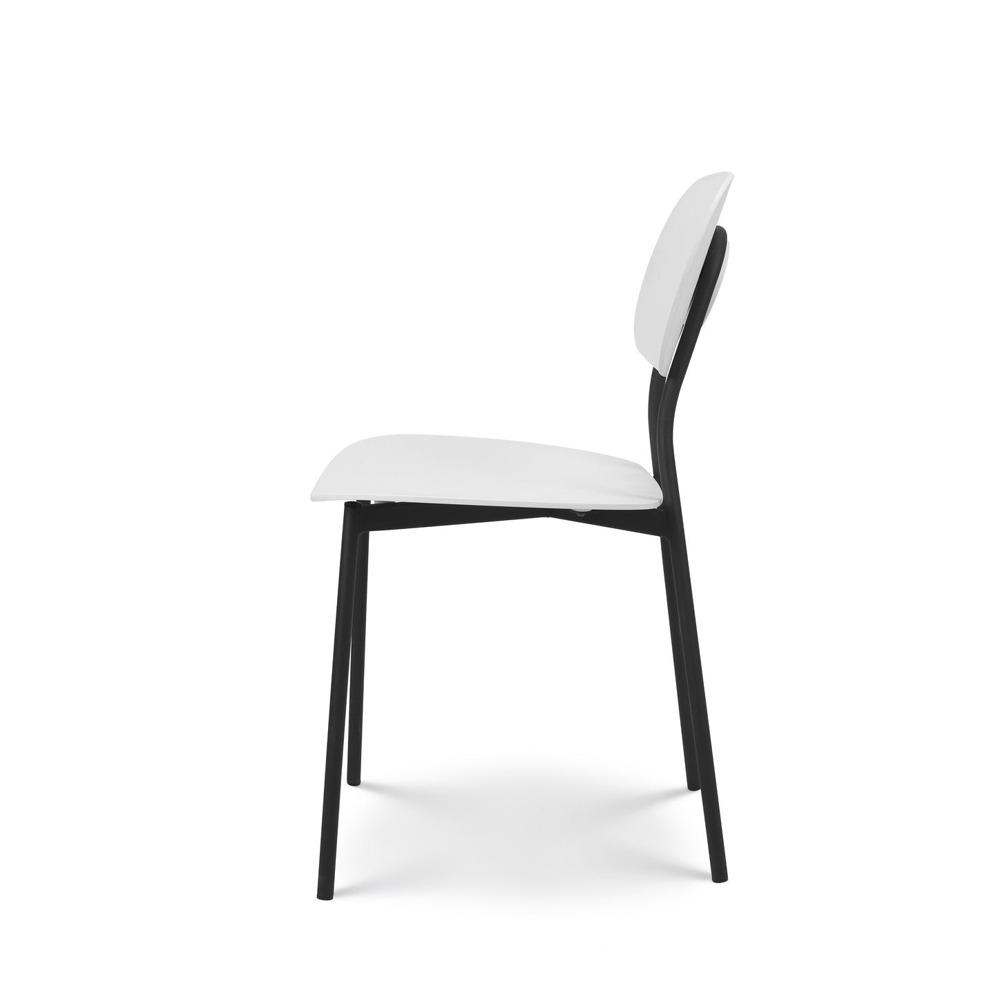 Chaise style contemporain blanche et pieds en métal noir - modèle LEA