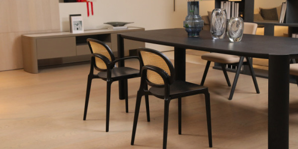 Chaise cannage : comprendre son style et ses inspirations vintage